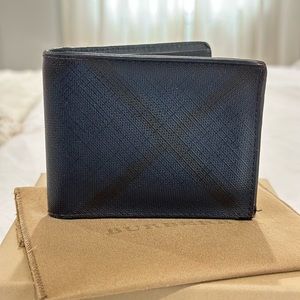 Burberry Men’s Wallet w/ orig paperwork!!